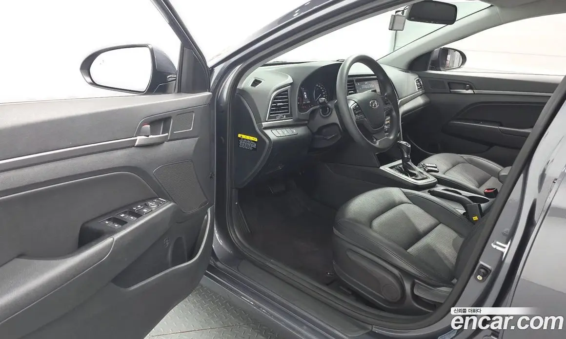 Hyundai Avante 2018 1.6 автомат (гидро), фото 10