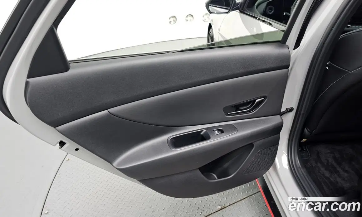 Hyundai Avante 2024 2.0 механика, фото 15