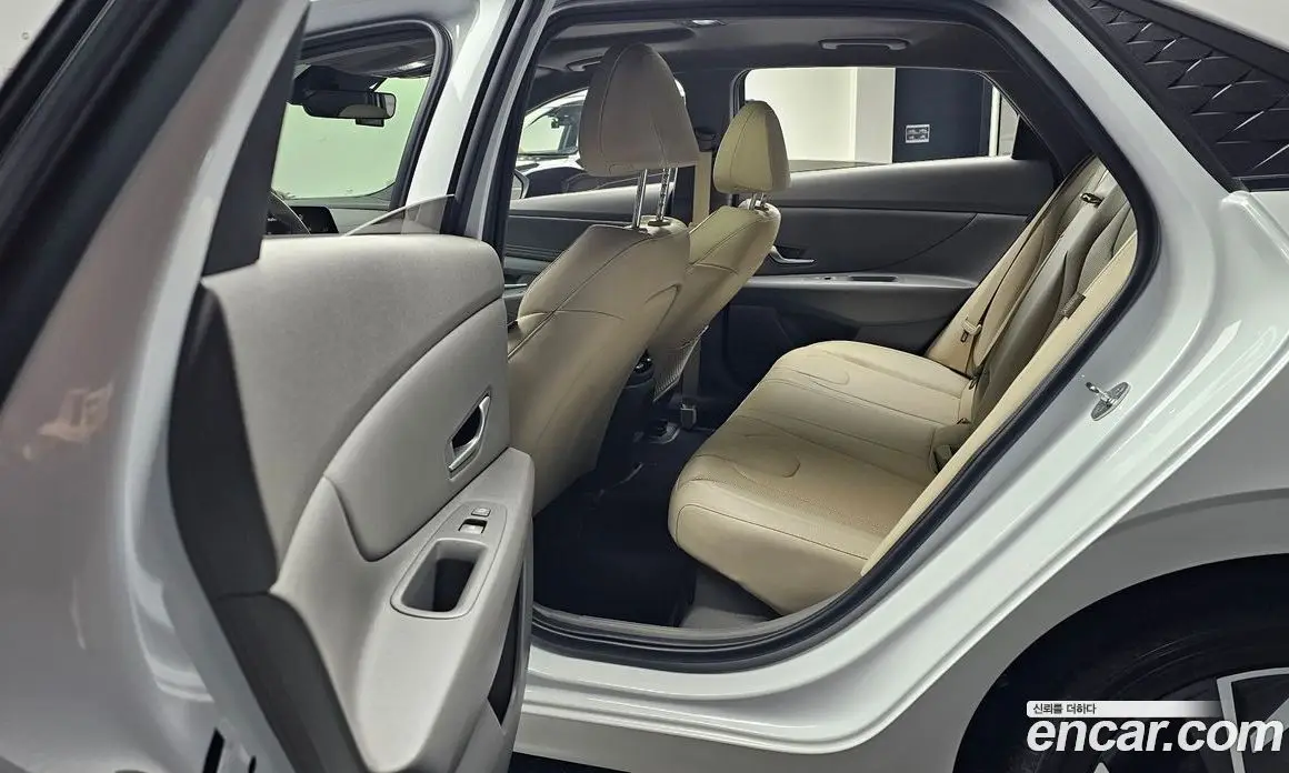 Hyundai Avante 2024 1.6 автомат (гидро), фото 16