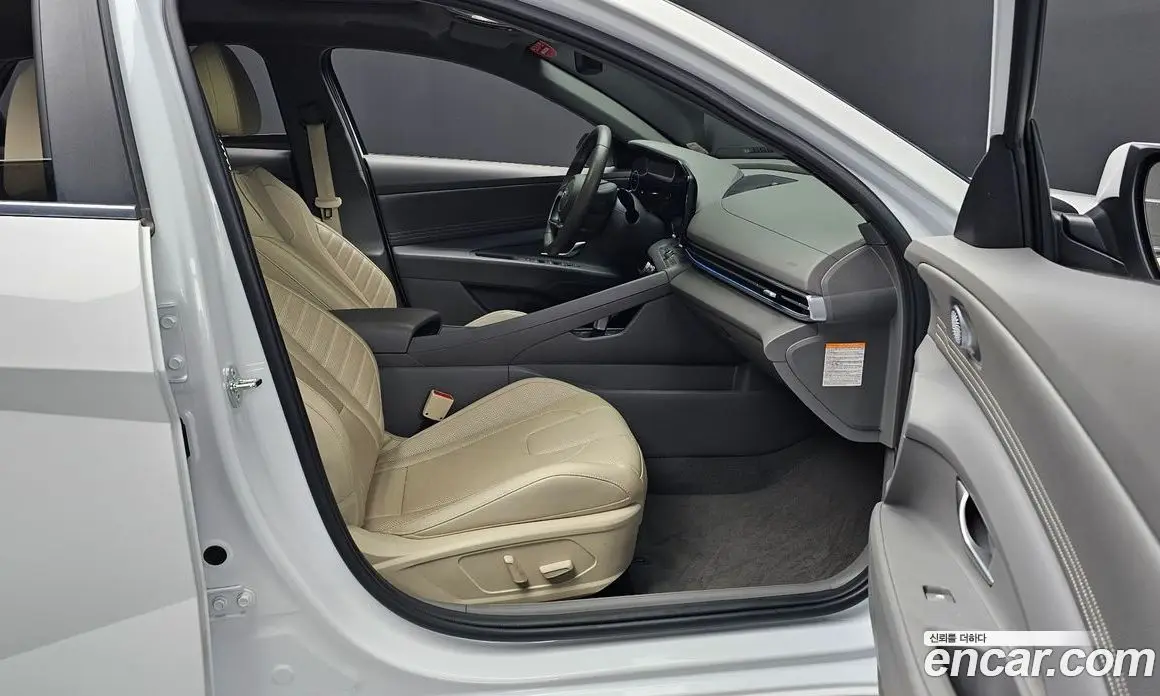 Hyundai Avante 2024 1.6 автомат (гидро), фото 17