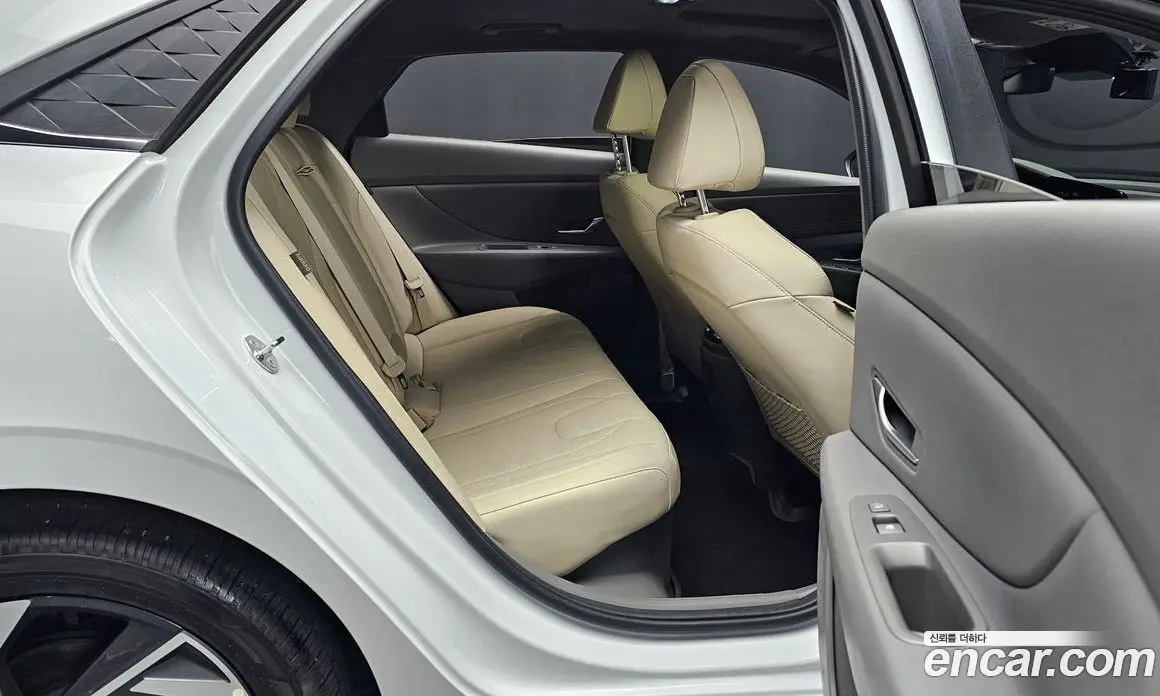 Hyundai Avante 2024 1.6 автомат (гидро), фото 18