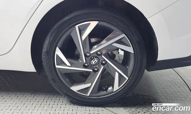 Hyundai Avante 2024 1.6 автомат (гидро), миниатюра 5