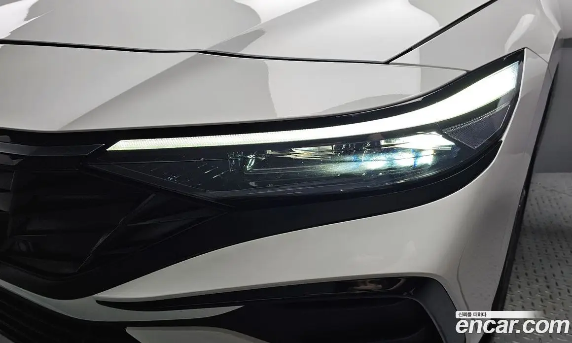 Hyundai Avante 2024 1.6 автомат (гидро), фото 8