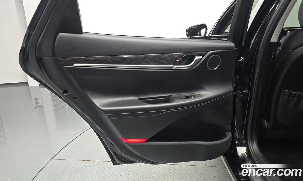 Hyundai Grandeur 2017 2.4 автомат (гидро), фото 14