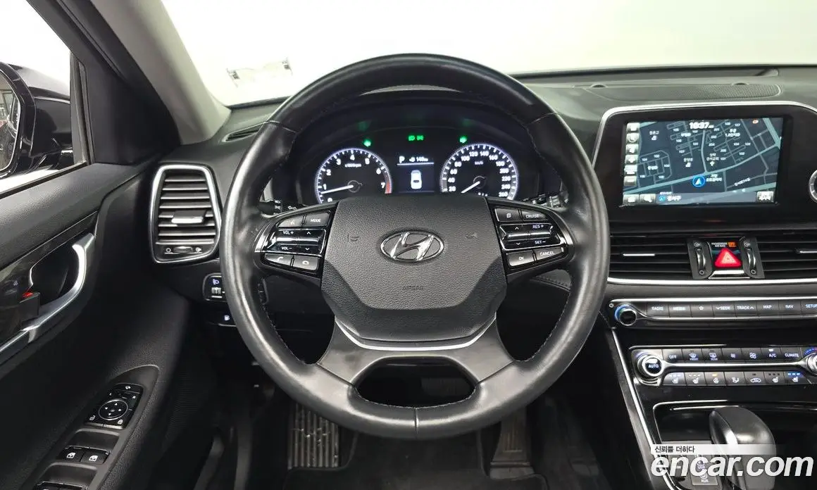 Hyundai Grandeur 2017 2.4 автомат (гидро), фото 19