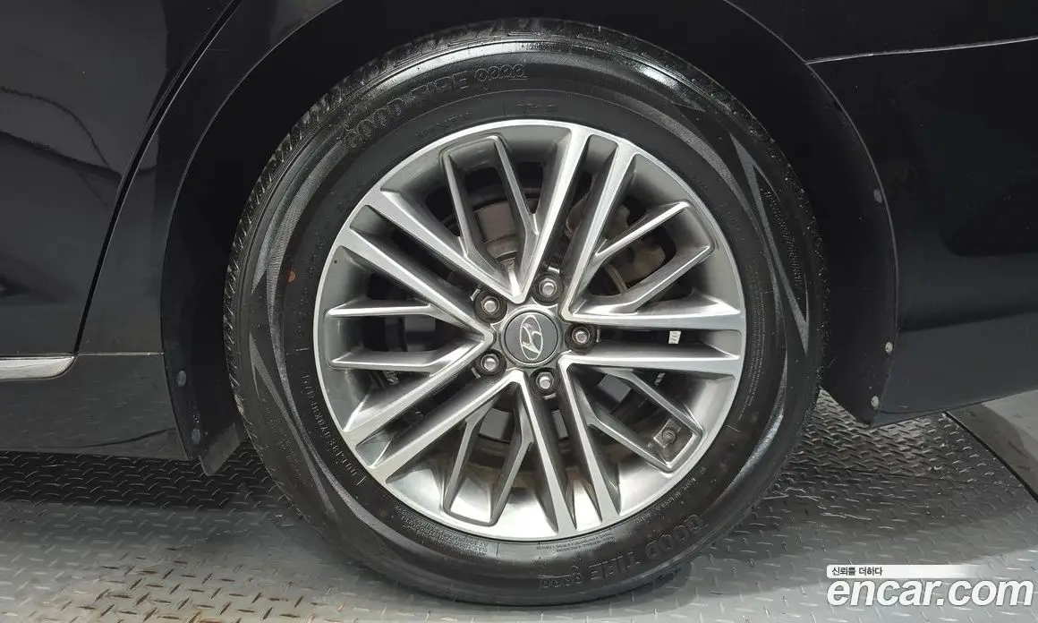 Hyundai Grandeur 2017 2.4 автомат (гидро), фото 6