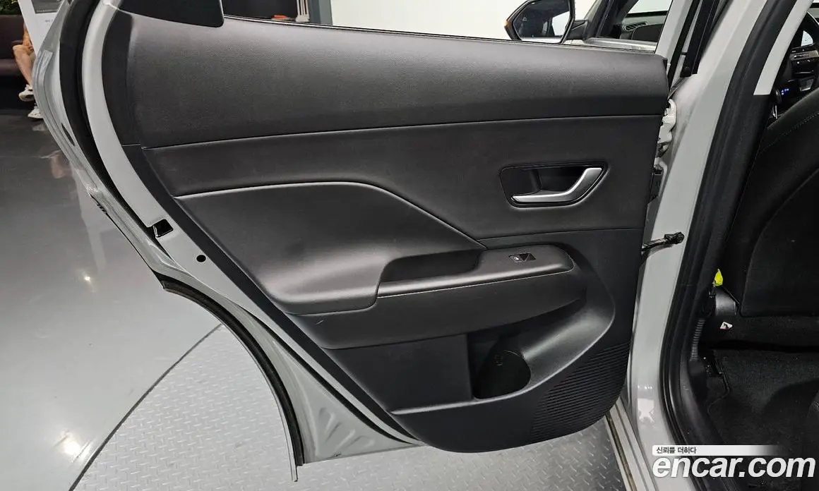 Hyundai Kona 2023 0.2 автомат (гидро), фото 14