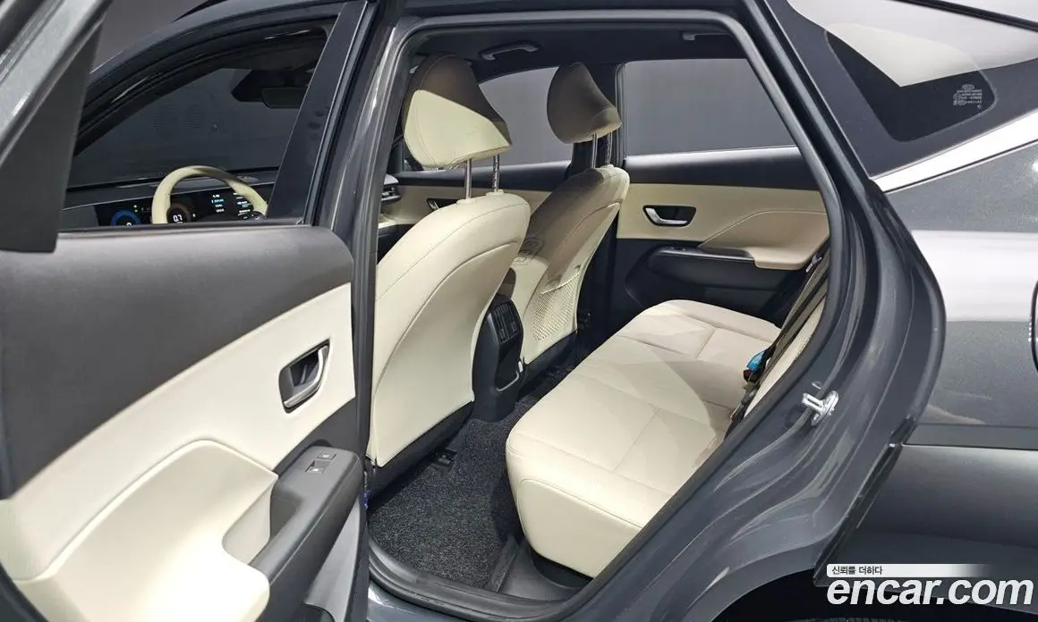 Hyundai Kona 2023 1.6 автомат (гидро), фото 17