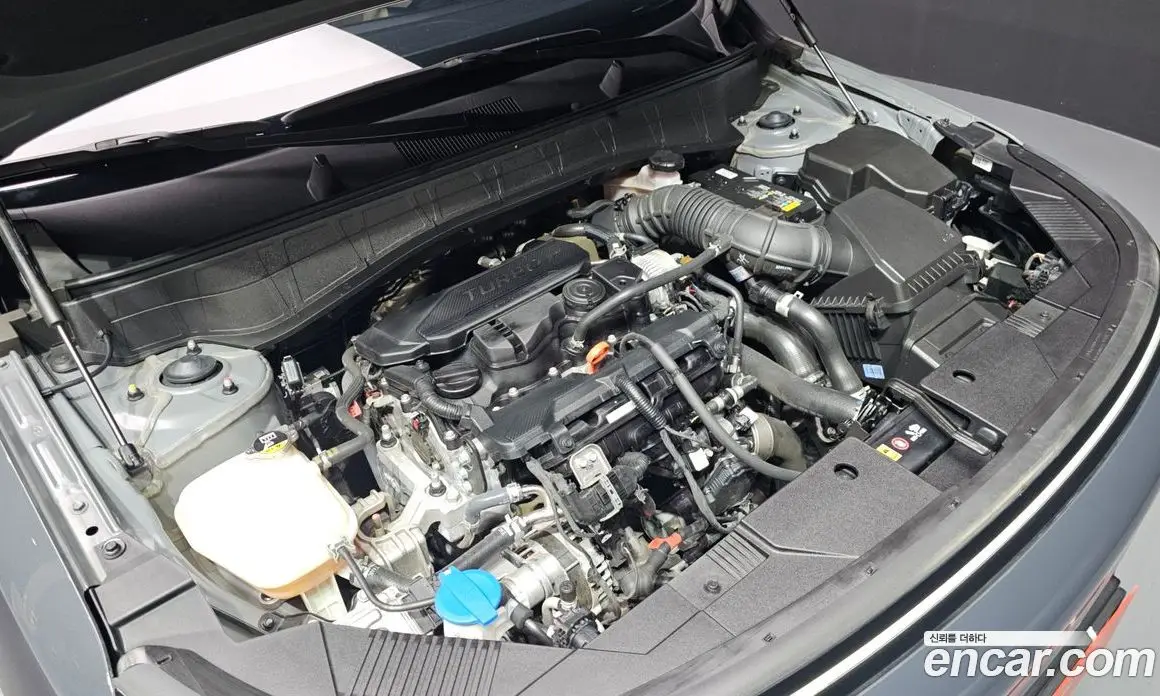Hyundai Kona 2023 1.6 автомат (гидро), фото 5