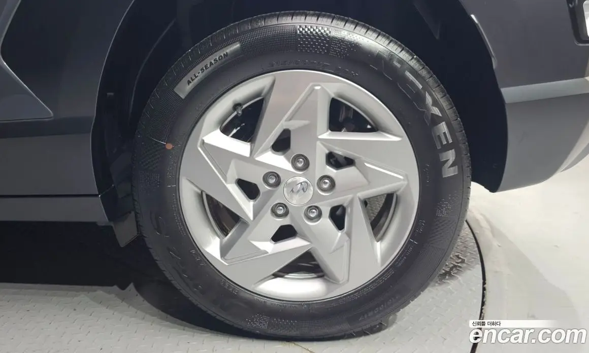 Hyundai Kona 2023 1.6 автомат (гидро), фото 6