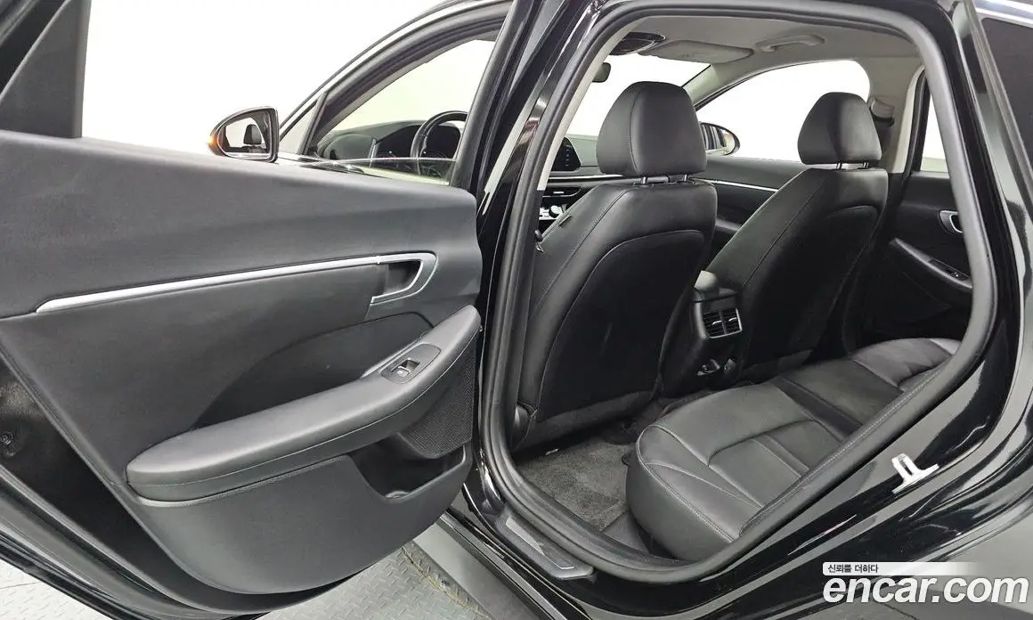 Hyundai Sonata 2020 2.0 автомат (гидро), фото 17