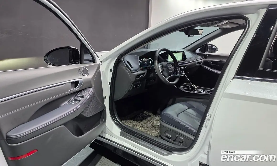 Hyundai Sonata 2022 2.0 автомат (гидро), фото 13