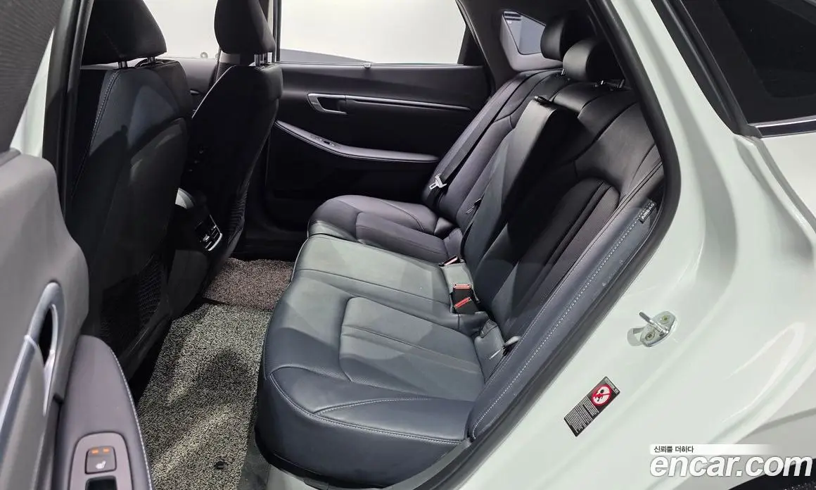 Hyundai Sonata 2022 2.0 автомат (гидро), фото 17