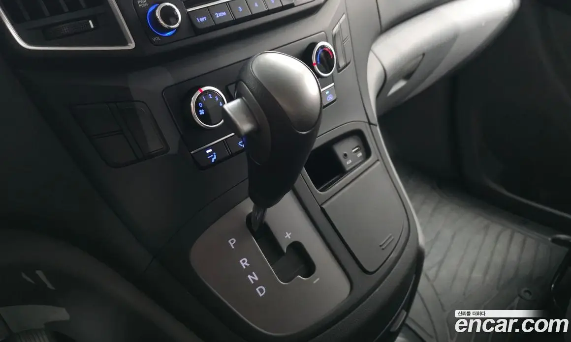 Hyundai Starex 2020 2.5 автомат (гидро), фото 12