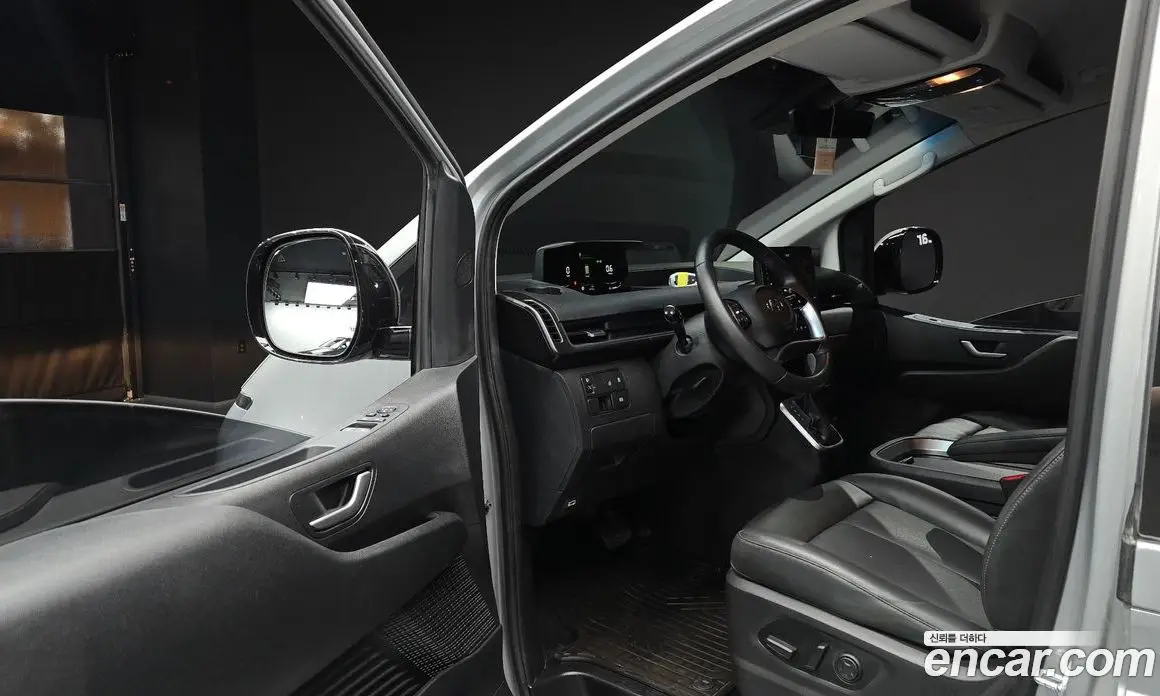 Hyundai Staria 2021 3.5 автомат (гидро), фото 13