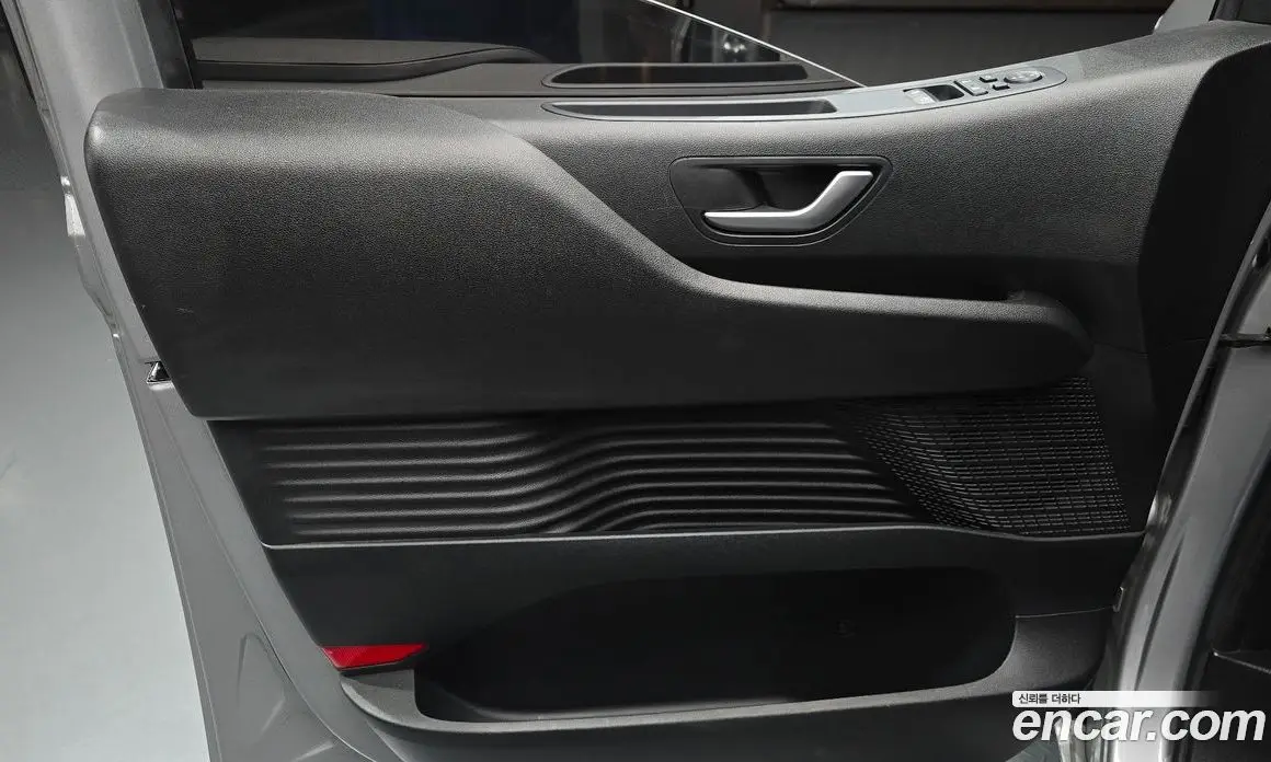 Hyundai Staria 2021 3.5 автомат (гидро), фото 14