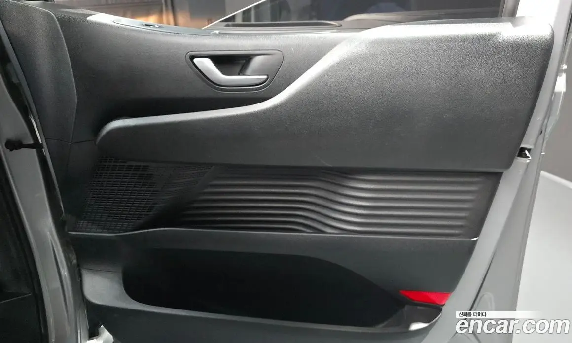 Hyundai Staria 2021 3.5 автомат (гидро), фото 15