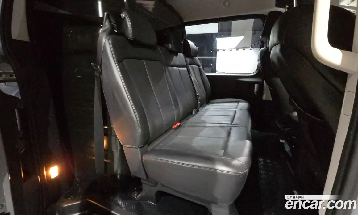 Hyundai Staria 2021 3.5 автомат (гидро), фото 18