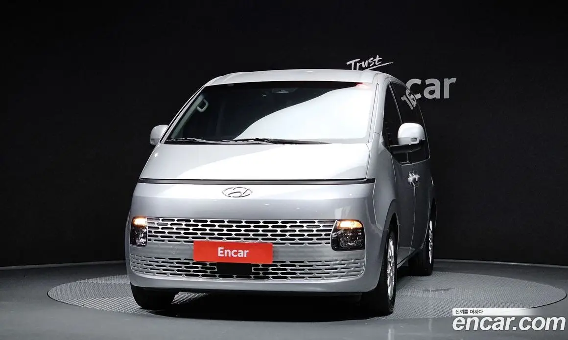 Hyundai Staria 2021 3.5 автомат (гидро), фото 3