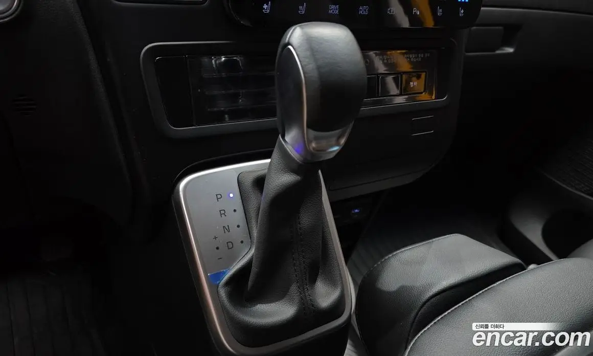 Hyundai Staria 2024 3.5 автомат (гидро), фото 12