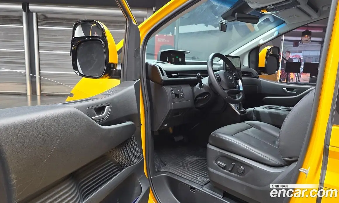 Hyundai Staria 2024 3.5 автомат (гидро), фото 13