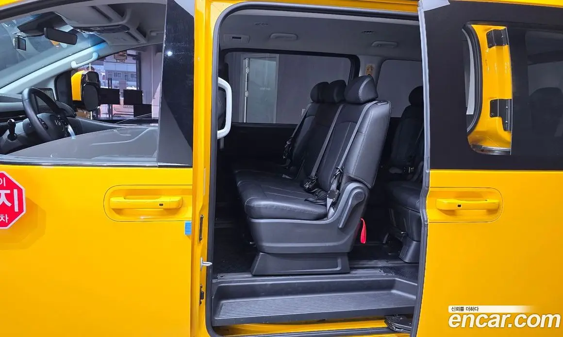 Hyundai Staria 2024 3.5 автомат (гидро), фото 18