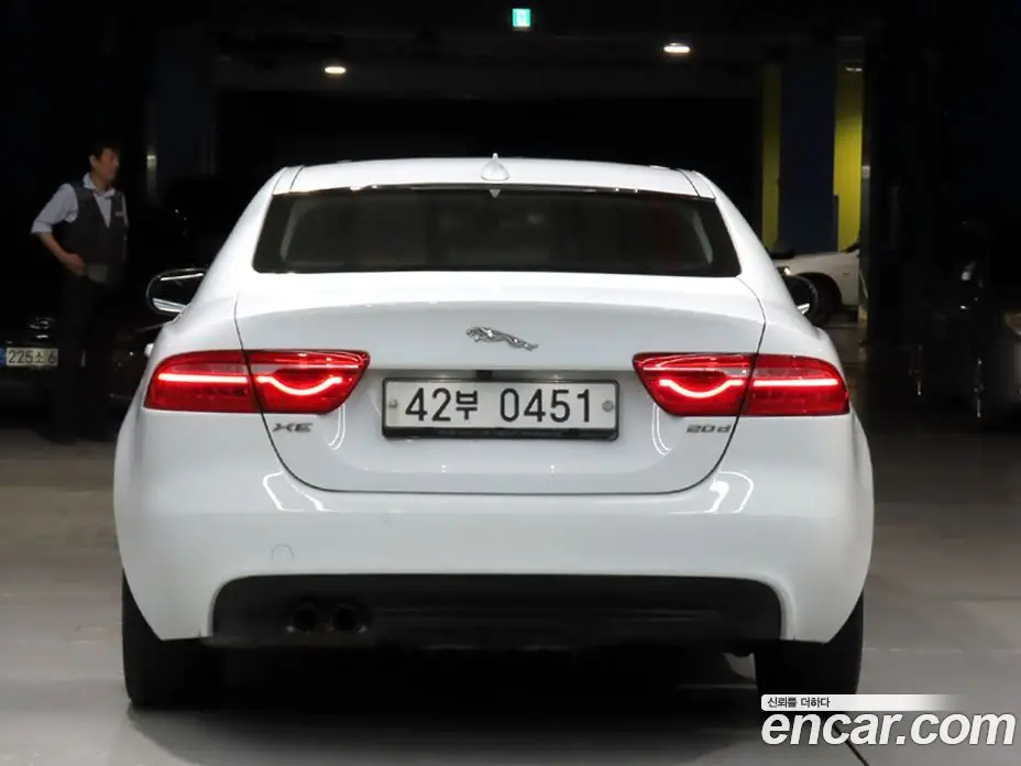 Jaguar XE 2015 2.0 автомат (гидро), фото 3