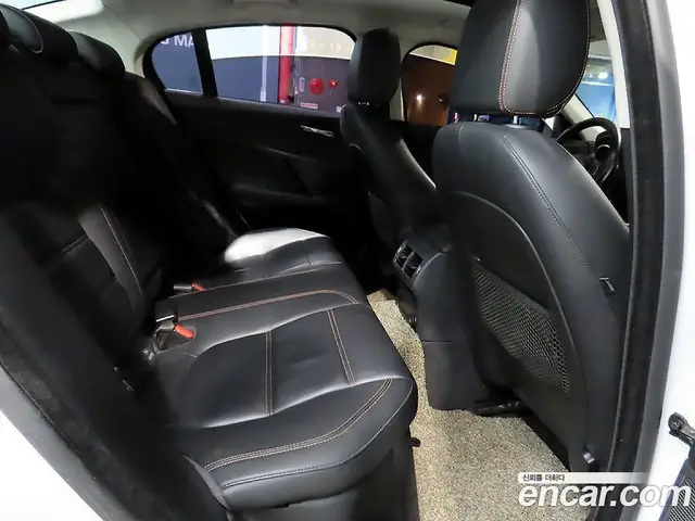 Jaguar XE 2015 2.0 автомат (гидро), миниатюра 9