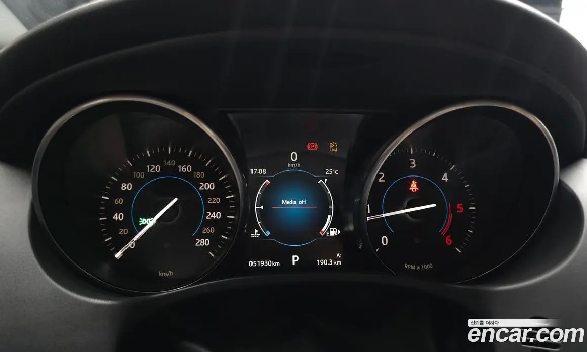 Jaguar XE 2017 2.0 автомат (гидро), фото 11