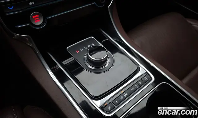 Jaguar XE 2017 2.0 автомат (гидро), миниатюра 12