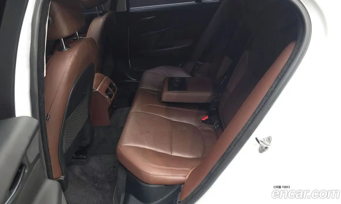 Jaguar XE 2017 2.0 автомат (гидро), фото 18