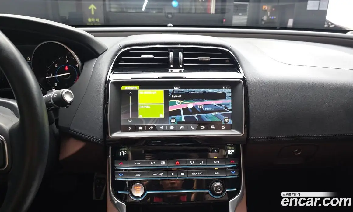 Jaguar XE 2017 2.0 автомат (гидро), фото 20