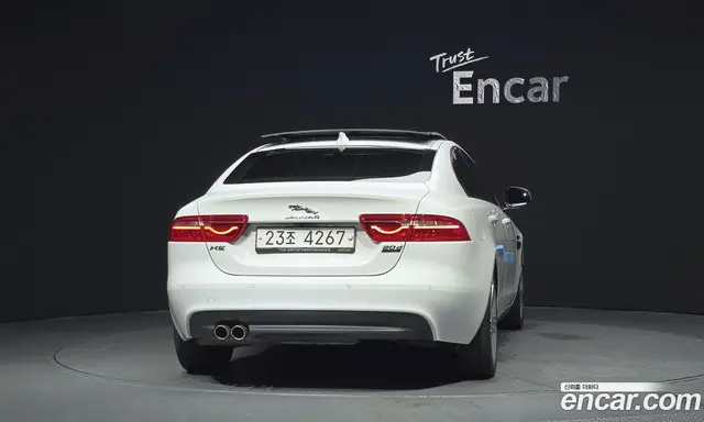 Jaguar XE 2017 2.0 автомат (гидро), миниатюра 4