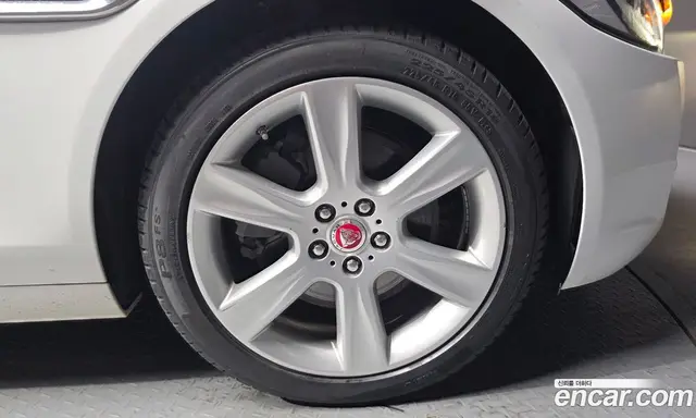 Jaguar XE 2017 2.0 автомат (гидро), миниатюра 7