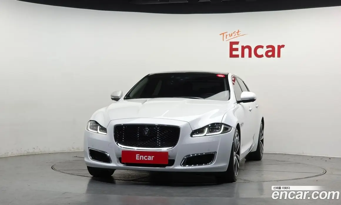 Jaguar XJ 2019 3.0 автомат (гидро), фото 3