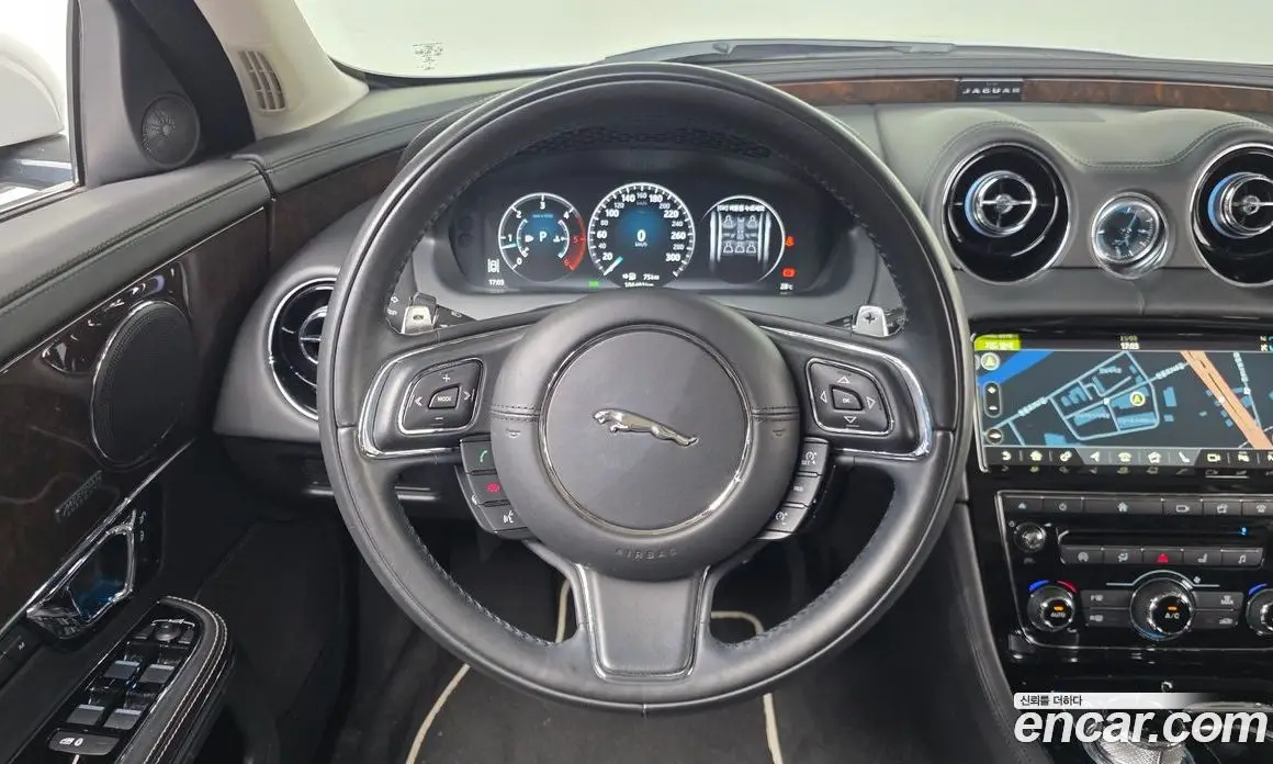Jaguar XJ 2019 3.0 автомат (гидро), фото 28