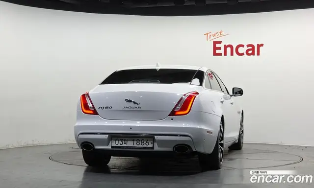 Jaguar XJ 2019 3.0 автомат (гидро), миниатюра 4