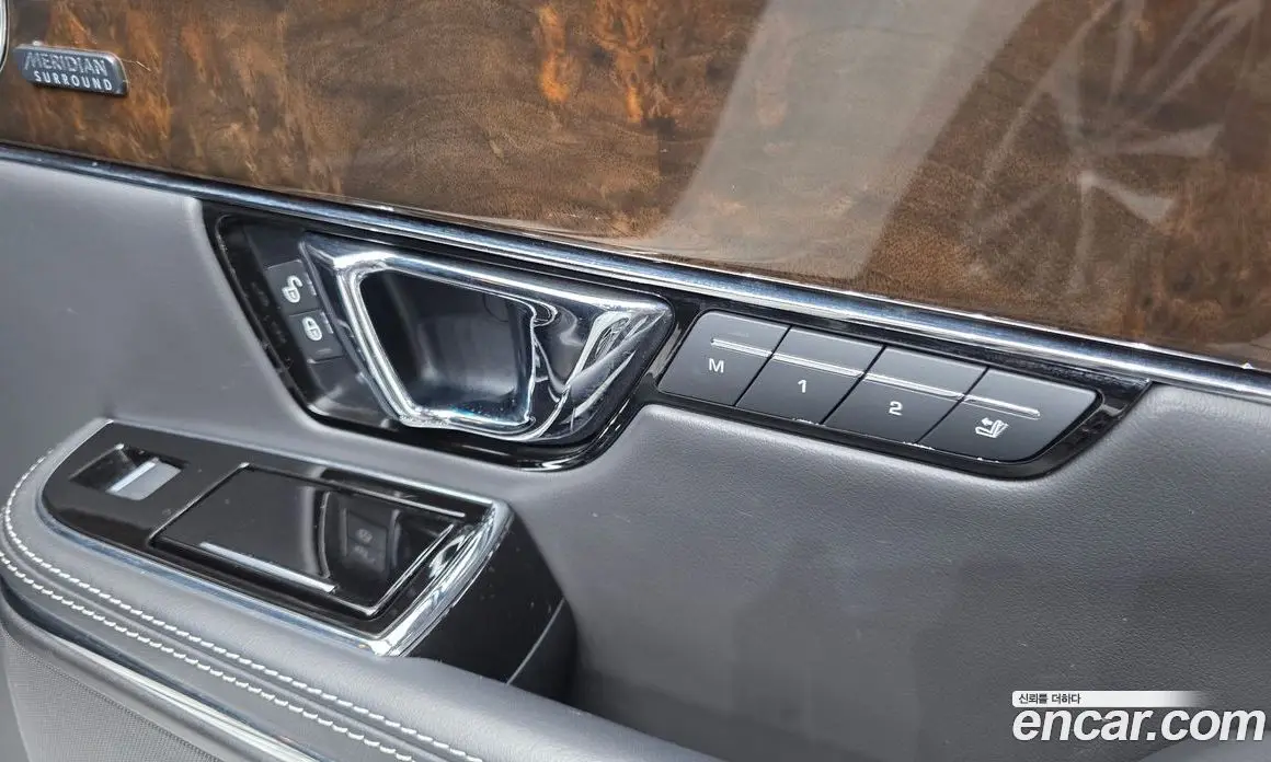 Jaguar XJ 2019 3.0 автомат (гидро), фото 35