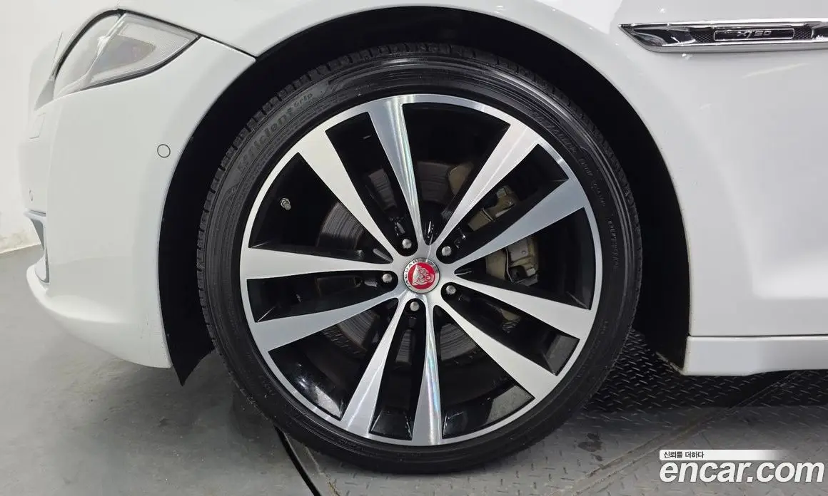 Jaguar XJ 2019 3.0 автомат (гидро), фото 5