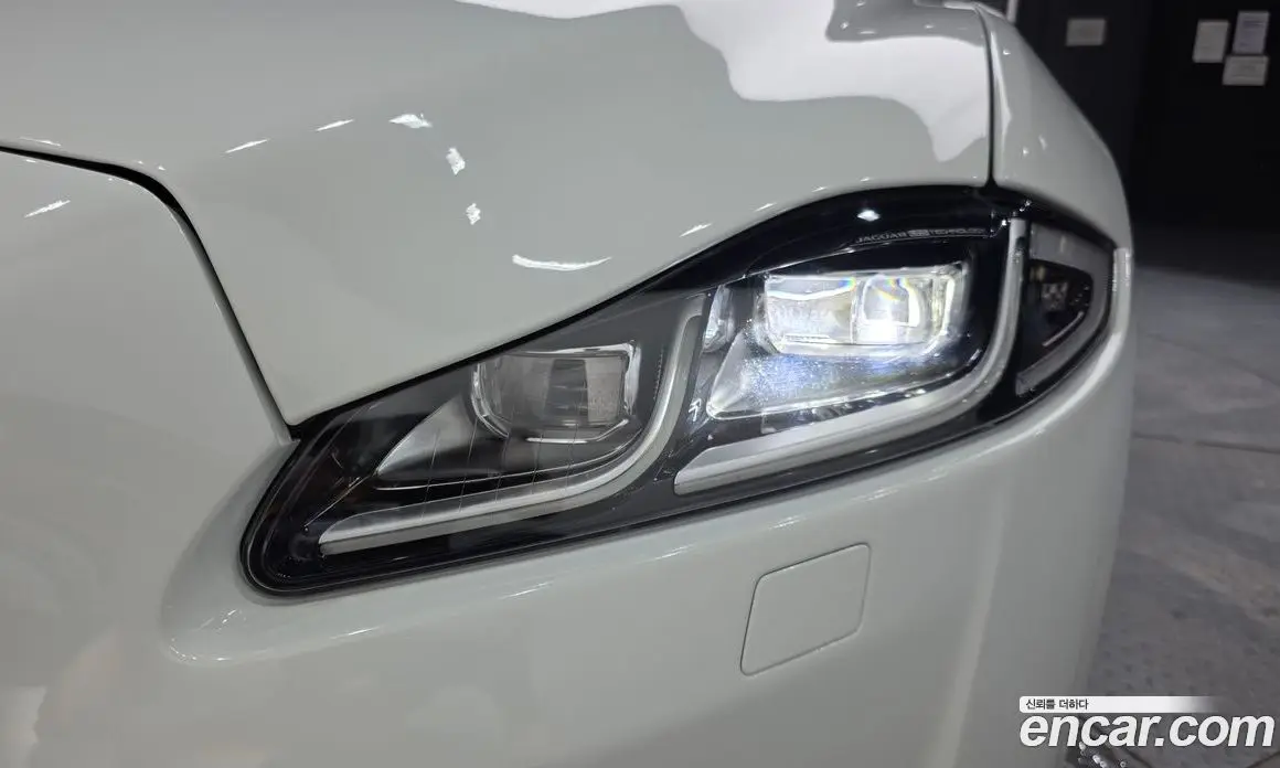 Jaguar XJ 2019 3.0 автомат (гидро), фото 8