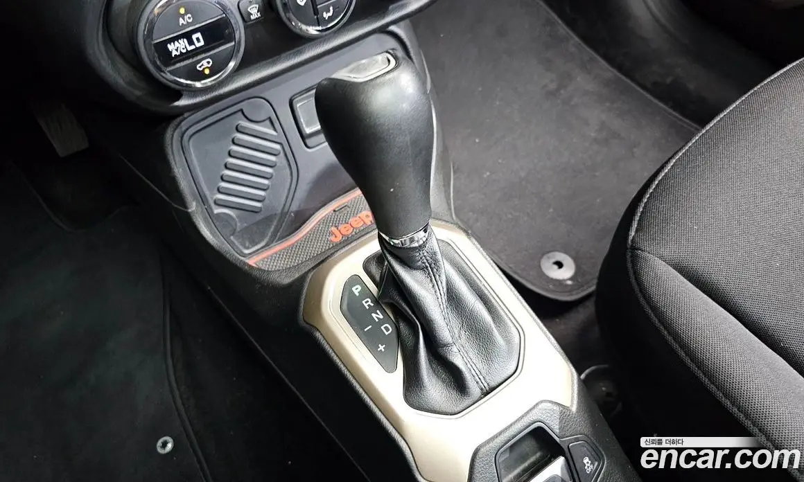 Jeep Renegade 2016 2.4 автомат (гидро), фото 9