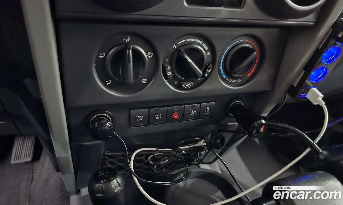 Jeep Wrangler 2010 2.8 автомат (гидро), фото 14