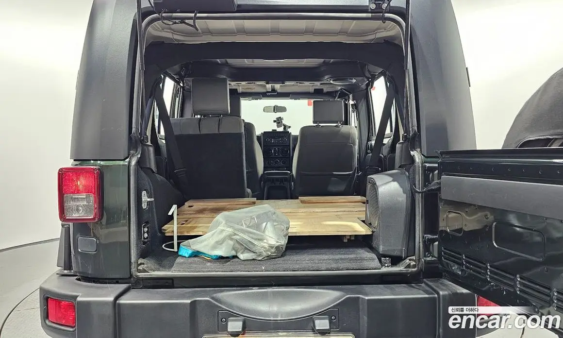 Jeep Wrangler 2010 2.8 автомат (гидро), фото 20