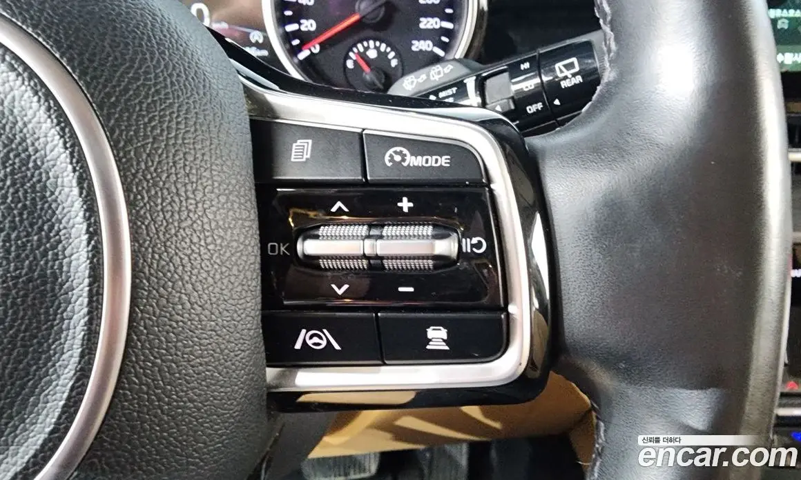 Kia Carnival 2021 2.2 автомат (гидро), фото 21