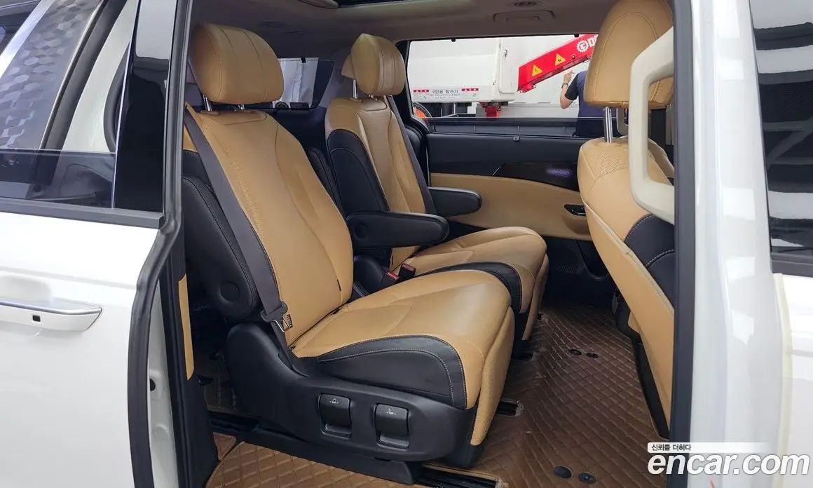 Kia Carnival 2021 2.2 автомат (гидро), фото 18