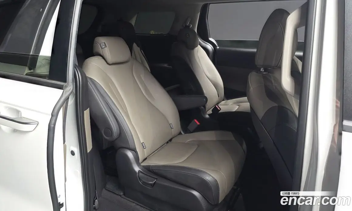 Kia Carnival 2024 2.2 автомат (гидро), фото 17