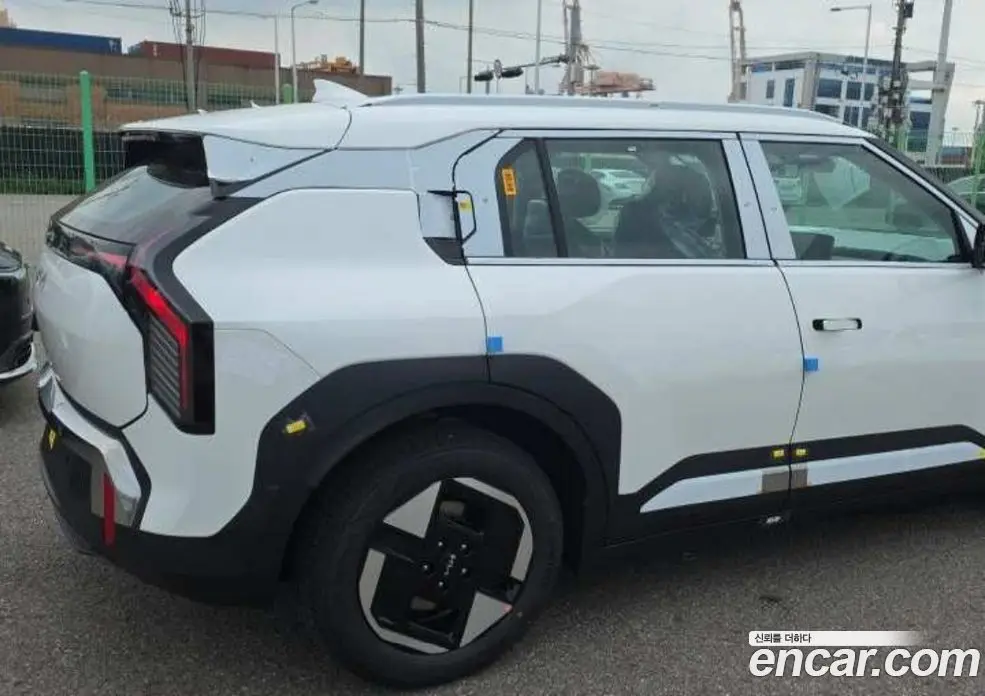 Kia EV3 2026 0.1 автомат (гидро), фото 5