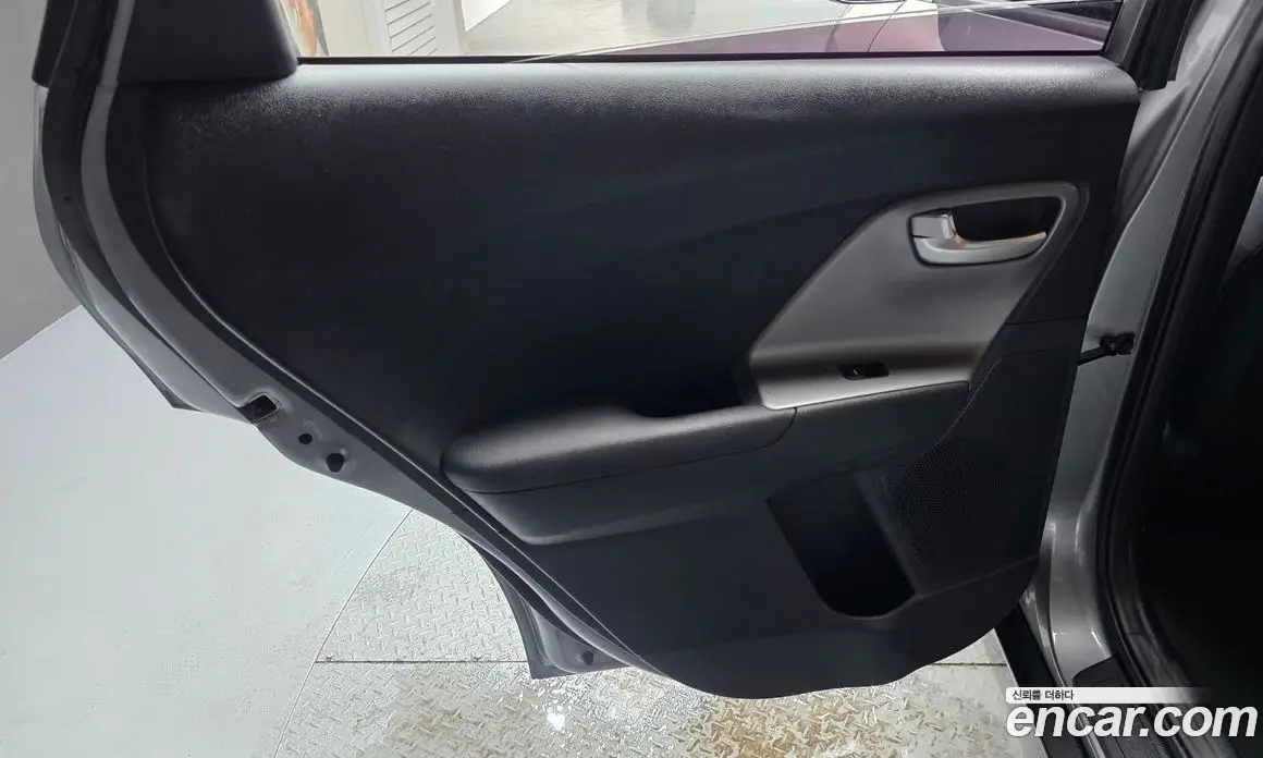 Kia Niro 2021 1.6 автомат (гидро), фото 15