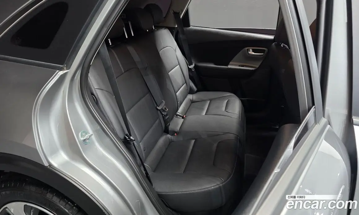 Kia Niro 2021 1.6 автомат (гидро), фото 17