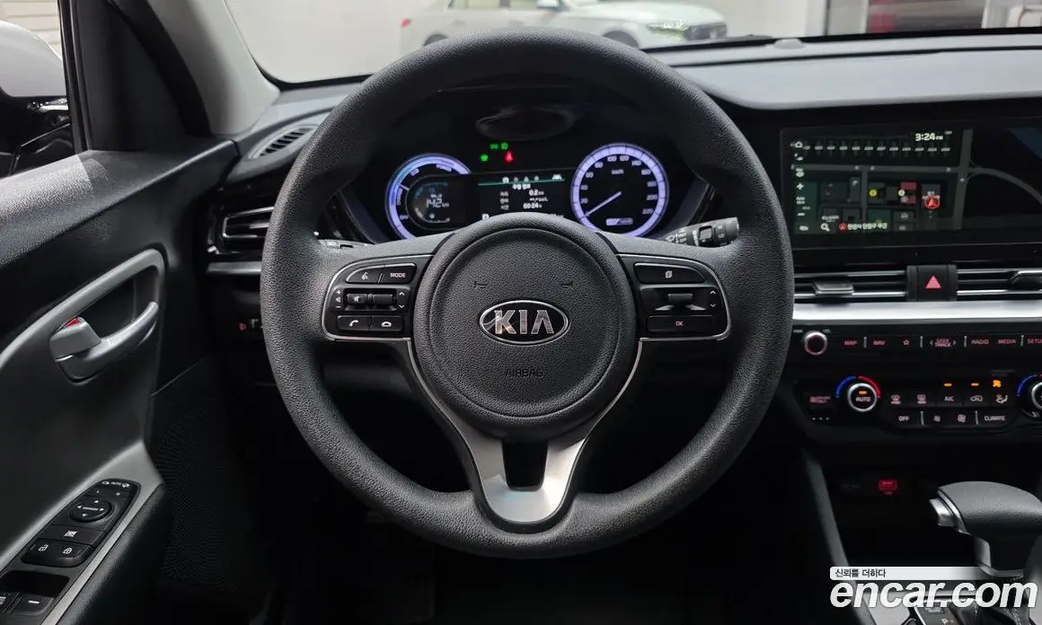 Kia Niro 2021 1.6 автомат (гидро), фото 21